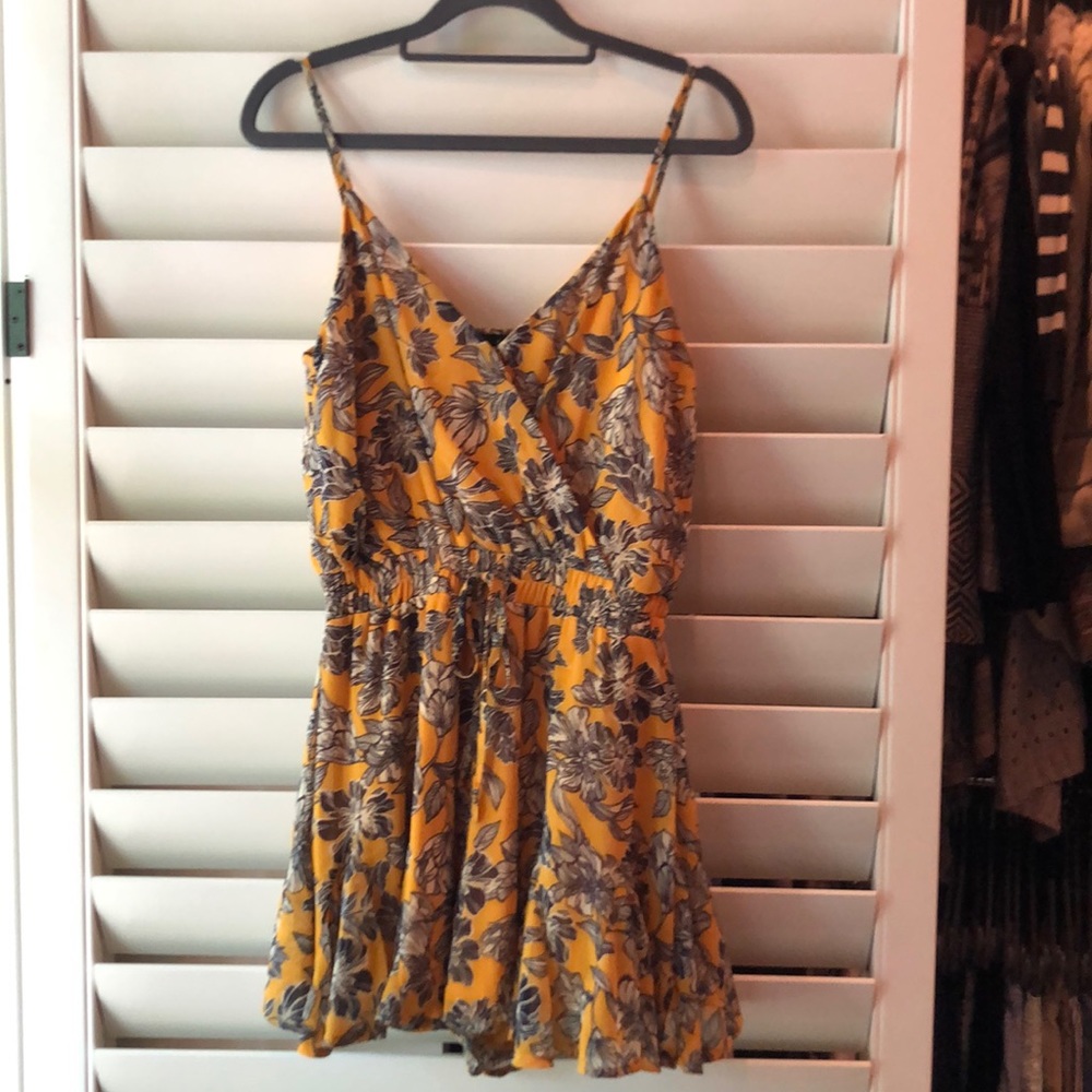 Yellow/Navy/Wht Floral Print Romper, Size Small